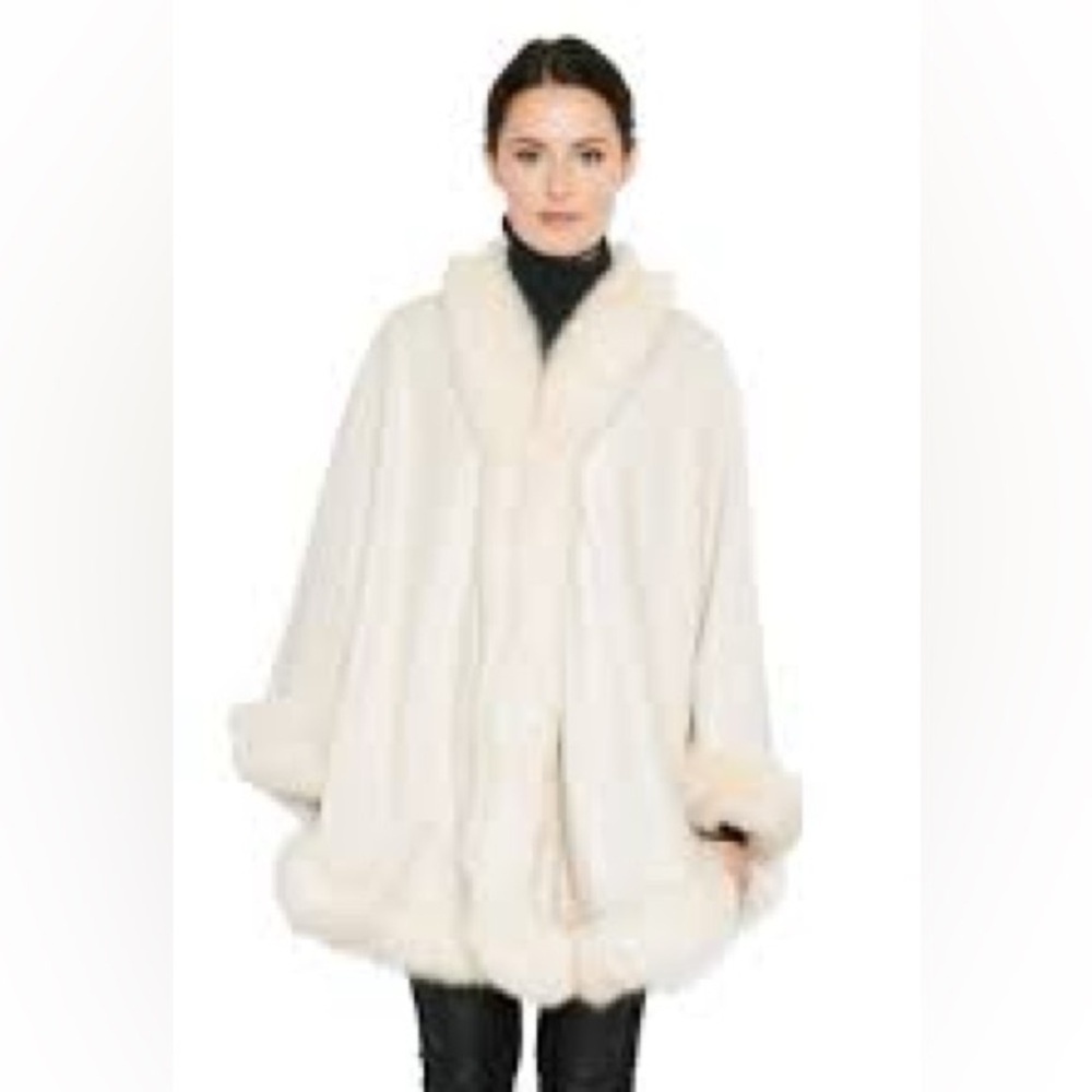 Classic Vintage Cream Fox Fur-Trimmed Wool Cape